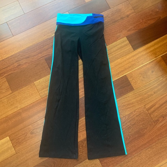 Ph8 (Bebe Sport) Fold over Pants in Small - Picture 2 of 16